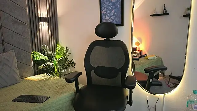 1Anya's cam snapshot