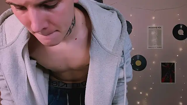 drew_soft_'s cam snapshot