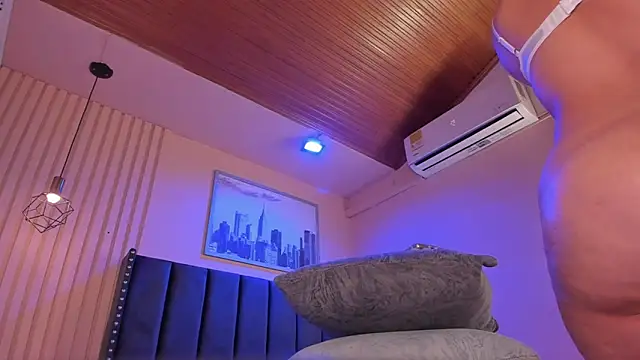 viiolett_lee's cam snapshot