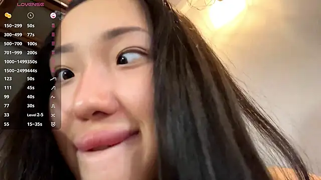 EIeniVanwart live sex cam