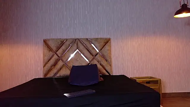 Aurora_jones11's cam snapshot