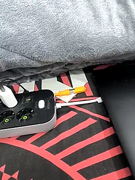 yazin19's cam snapshot