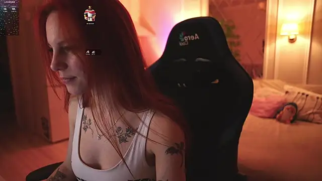 _alice_meyss_'s cam snapshot