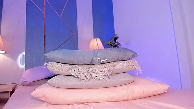 Voluptupus-girl's cam snapshot