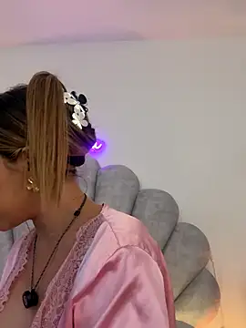 emma-conti2's cam snapshot