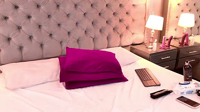 LaylaaDoll live sex cam