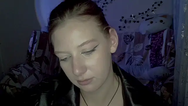 Lily_Ember's cam snapshot