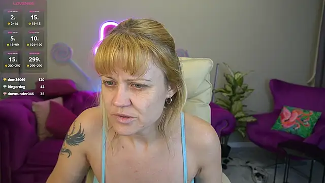 BellaLaPetit's cam snapshot