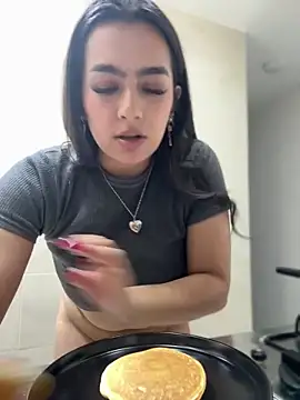 Nicollemays live sex cam