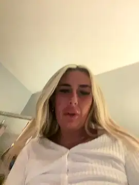 EllieMaeBaby's cam snapshot