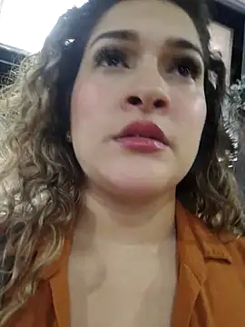 Sara_smiiith211's cam snapshot