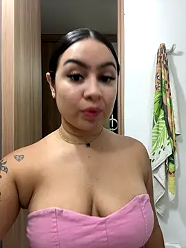 Pretty_Isadora's cam snapshot