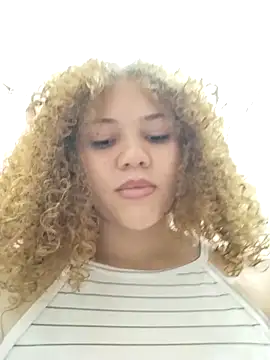 SirenRouge_69's cam snapshot