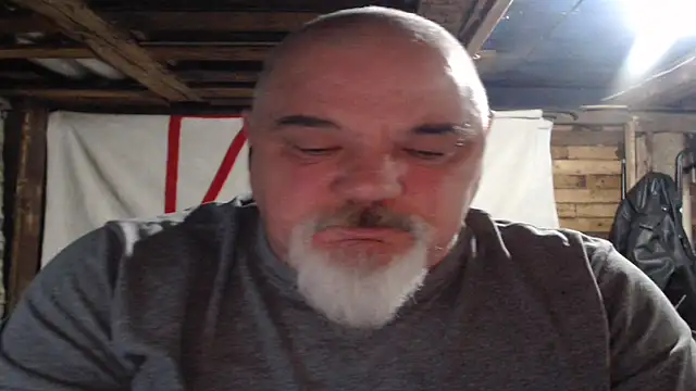 Newfiesausage1972's cam snapshot