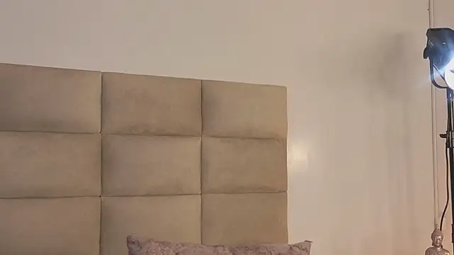 emma_brooks1 live sex cam