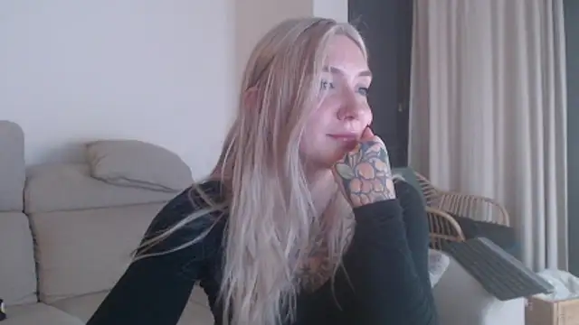 tattoobbgirl's cam snapshot