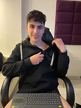 AdrianRinaldi's cam snapshot