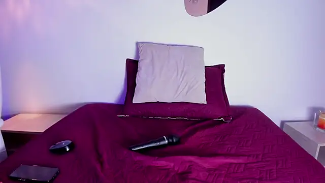 Caroliina_Saenz's cam snapshot