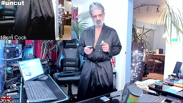 OnlineBossUK's cam snapshot