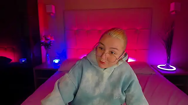 Debbie_Taylor's cam snapshot