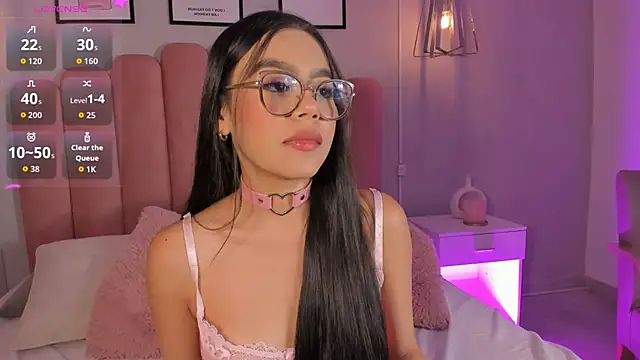 mara_swan_'s cam snapshot