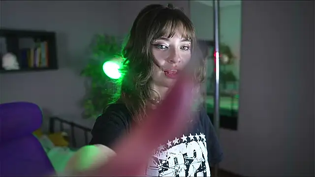 Miyuki_wolf live sex cam