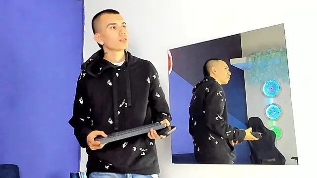 RowanCley's cam snapshot