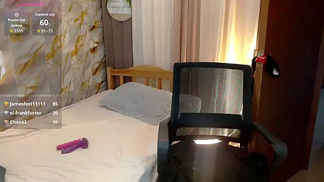 ursafehaven's cam snapshot