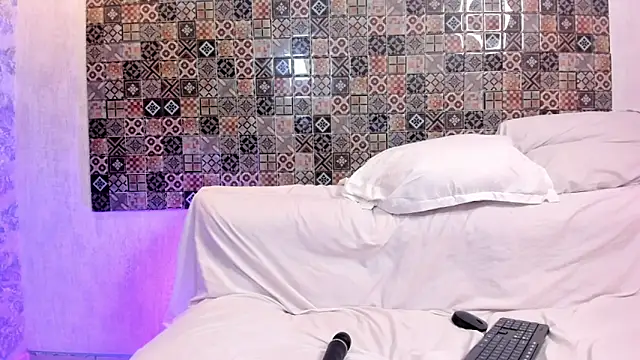 Pamela_Johnsonn's cam snapshot