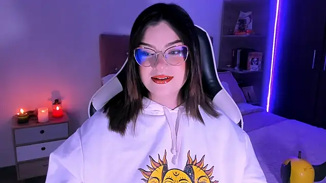 OphelianaRose33's cam snapshot