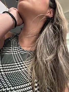 Isabella_Varella live sex cam