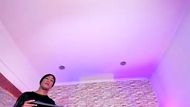 Lucia-Horny24 live sex cam