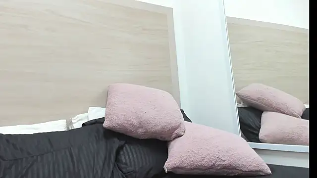 selenaflamemj's cam snapshot