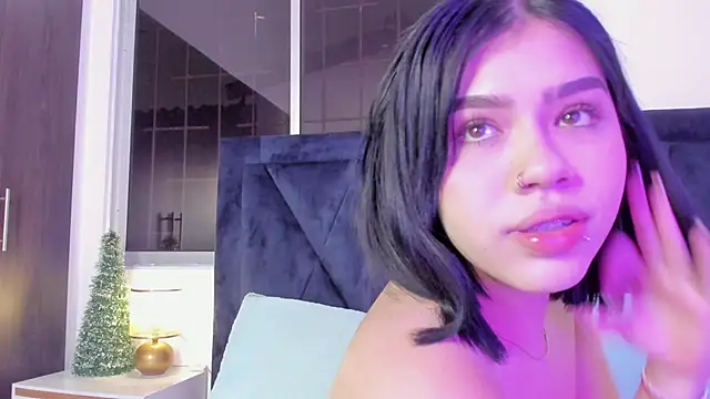 Lily_Woodz's cam snapshot