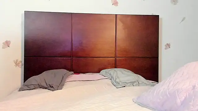 marie_pourtoii's cam snapshot