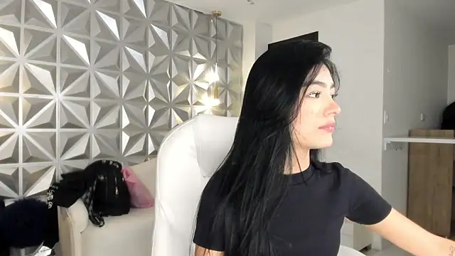 zoerouse_'s cam snapshot