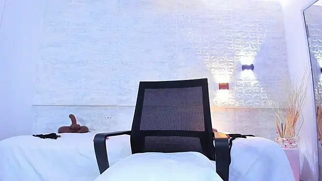 millie_brown21's cam snapshot