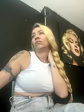 viktoria_davis_'s cam snapshot