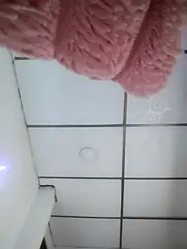 mialorents's cam snapshot