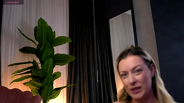 AnnastasiaMills's cam snapshot