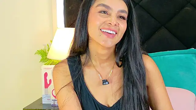 Holly_Brensonexx_ live sex cam