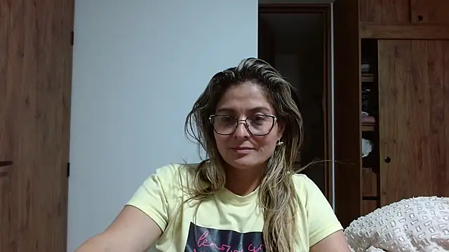 linda-mature43's cam snapshot