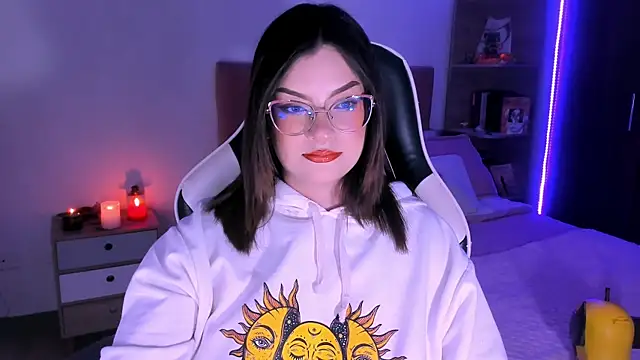 OphelianaRose33's web cam