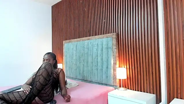 Kenia_Storm live sex cam