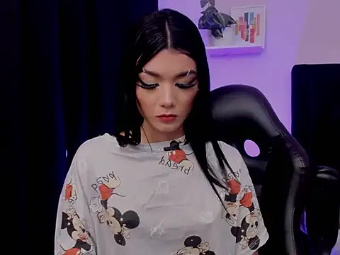 emmabridgerton's cam snapshot