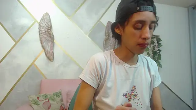 RoxanaCyrano_'s cam snapshot