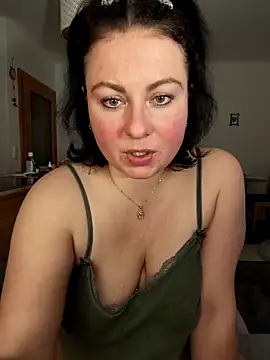 MiraCaramel's web cam