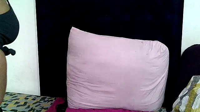 BUNNYCHOWX28's cam snapshot