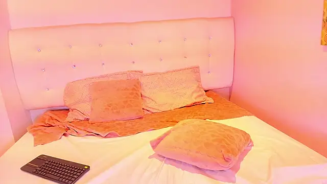 Miia_Thompsonn's cam snapshot