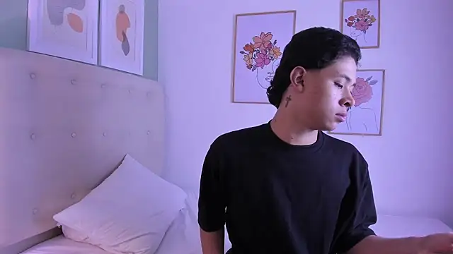 ApoloRicci's cam snapshot